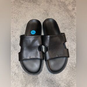 NWOT Aldo Black Pleather Sandals Size 10